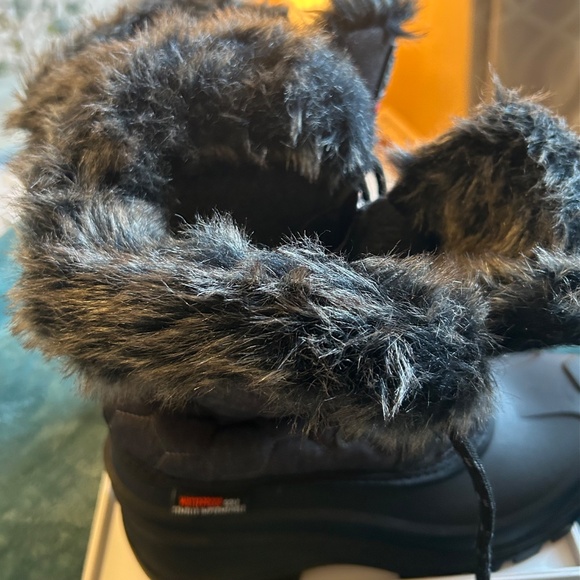 Ice Fields Women’s Puff Quilted Waterproof Boot Faux Fur Trim Size 8 - Picture 10 of 13